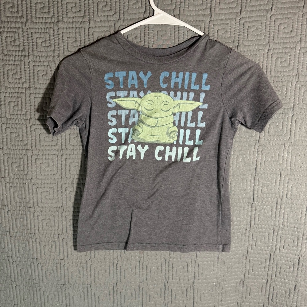 Star Wars T-Shirt Boys Size Small Grey Gray Baby Yoda Stay Chill